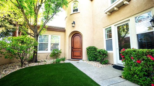 3824 Gresham Ln, Sacramento, CA 95835