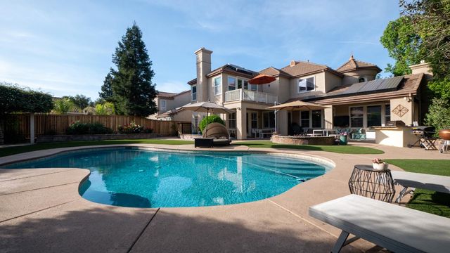 3824 Gresham Ln, Sacramento, CA 95835