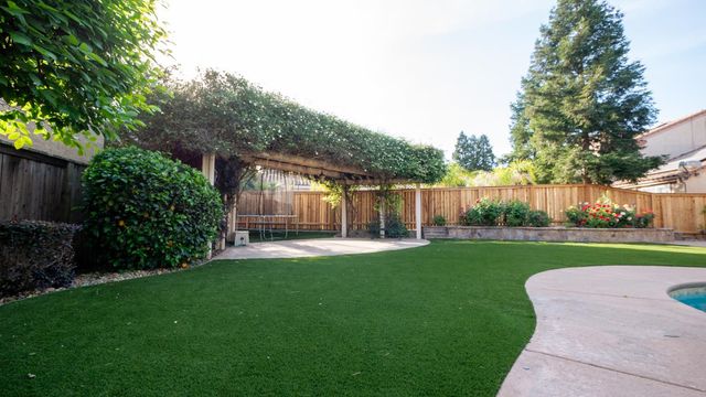 3824 Gresham Ln, Sacramento, CA 95835