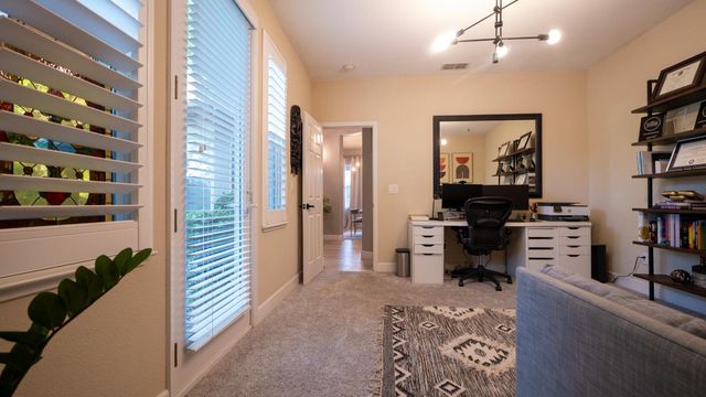 3824 Gresham Ln, Sacramento, CA 95835