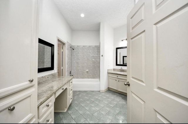 10535 Emnora Lane, Houston, TX 77043