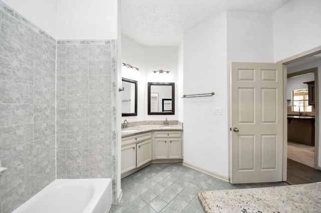 10535 Emnora Lane, Houston, TX 77043