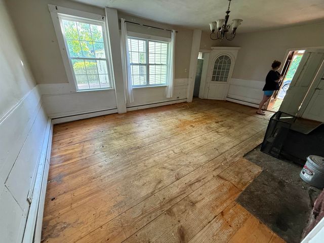 55 Chester Street, Chester, NH 03036