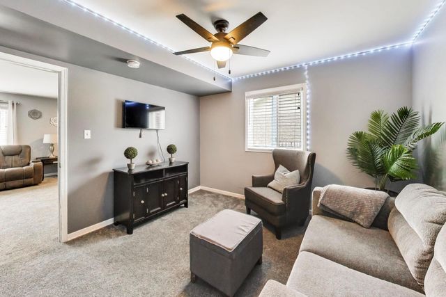 8407 Brookside Glen Drive, Tinley Park, IL 60487