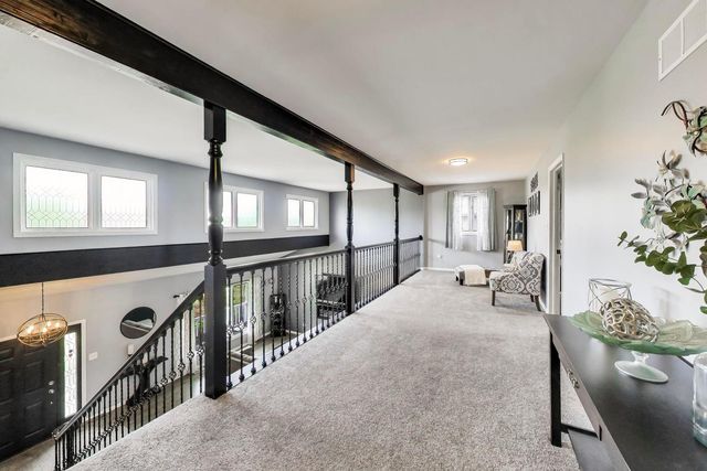 8407 Brookside Glen Drive, Tinley Park, IL 60487