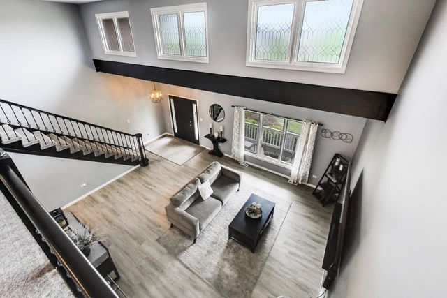 8407 Brookside Glen Drive, Tinley Park, IL 60487