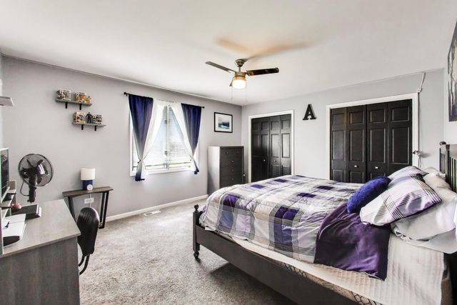 8407 Brookside Glen Drive, Tinley Park, IL 60487