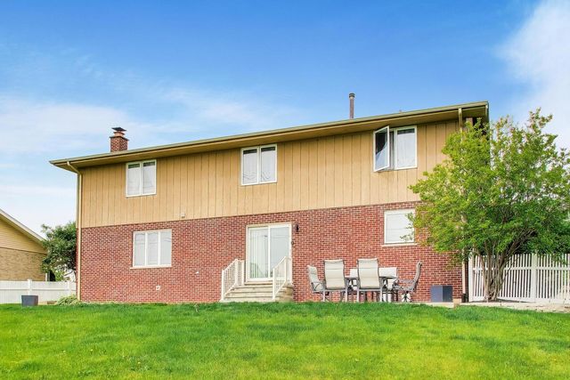 8407 Brookside Glen Drive, Tinley Park, IL 60487