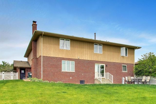8407 Brookside Glen Drive, Tinley Park, IL 60487