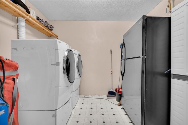 415 Kenwood Drive, Westminster, SC 29693