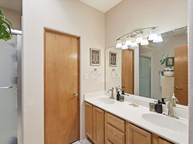 3224 Nizhoni Dr, Santa Fe, NM 87507