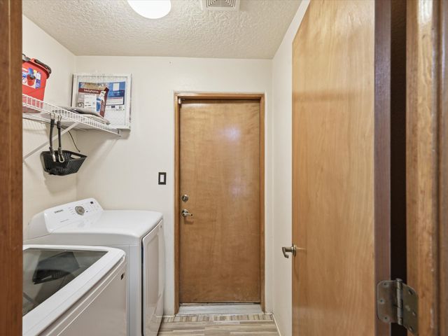 3224 Nizhoni Dr, Santa Fe, NM 87507