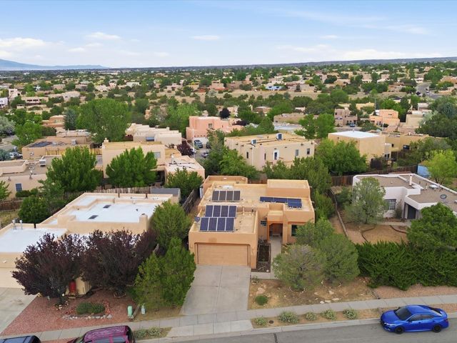 3224 Nizhoni Dr, Santa Fe, NM 87507