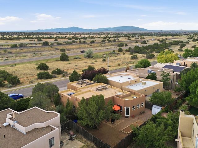 3224 Nizhoni Dr, Santa Fe, NM 87507