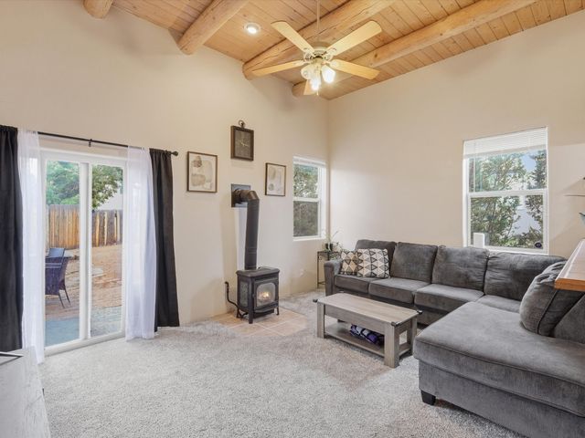 3224 Nizhoni Dr, Santa Fe, NM 87507