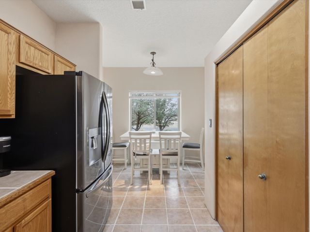 3224 Nizhoni Dr, Santa Fe, NM 87507