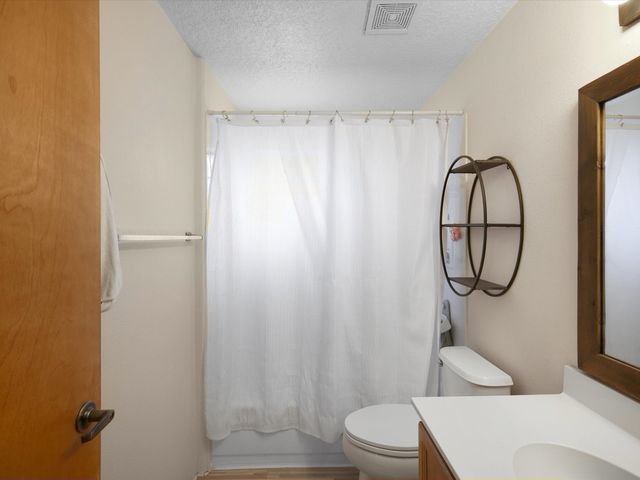3224 Nizhoni Dr, Santa Fe, NM 87507
