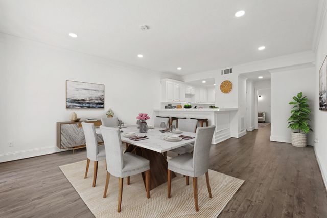 2010 Stoney Brook Drive 1, Houston, TX 77063