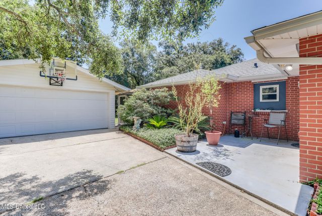 808 Mills Avenue, Gulfport, MS 39501