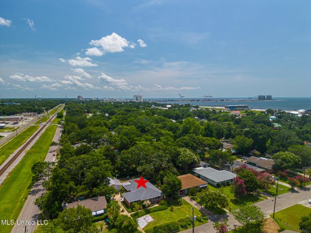 808 Mills Avenue, Gulfport, MS 39501
