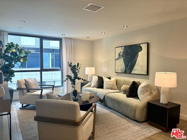 1755 Ocean Avenue Avenue 203, Santa Monica, CA 90401