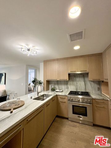 1755 Ocean Avenue Avenue 203, Santa Monica, CA 90401