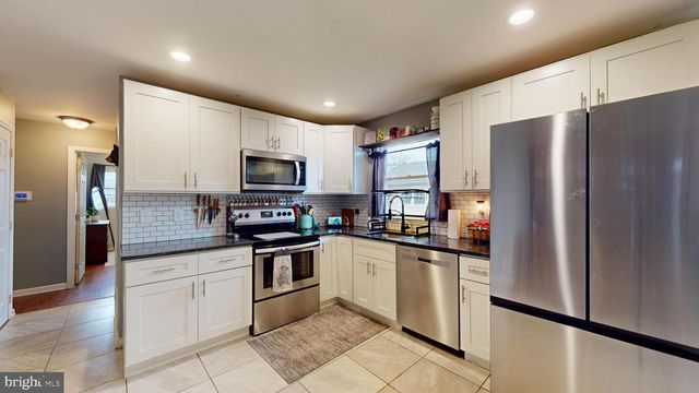 301 CHEROKEE DR, Browns Mills, NJ 08015