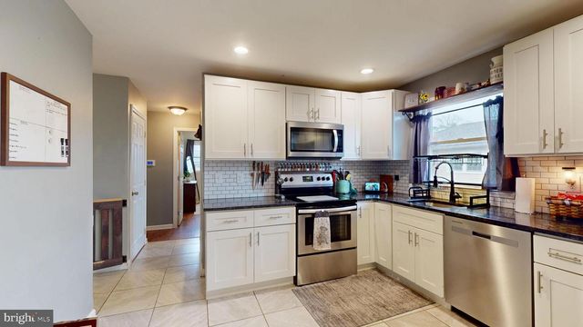 301 CHEROKEE DR, Browns Mills, NJ 08015