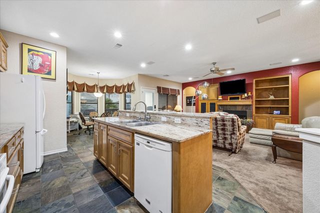 3040 Bayshore Drive, Bacliff, TX 77518