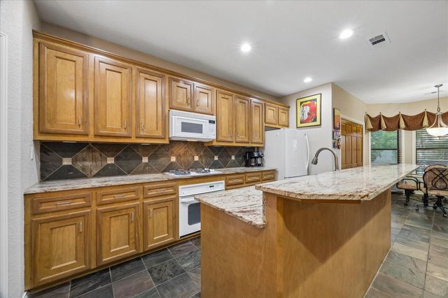3040 Bayshore Drive, Bacliff, TX 77518