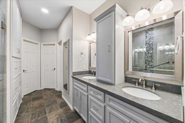 3040 Bayshore Drive, Bacliff, TX 77518