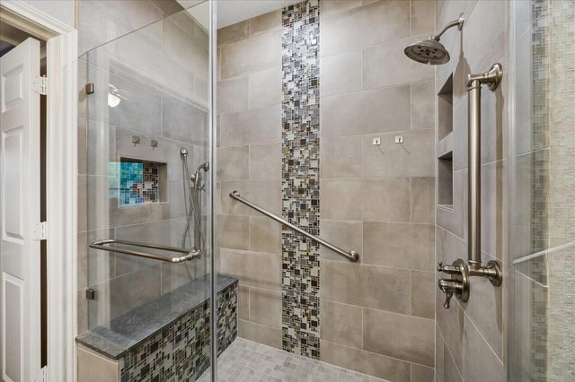3040 Bayshore Drive, Bacliff, TX 77518