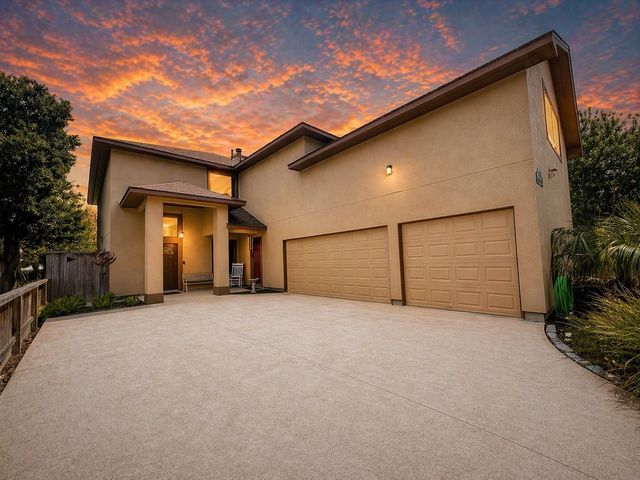 3040 Bayshore Drive, Bacliff, TX 77518