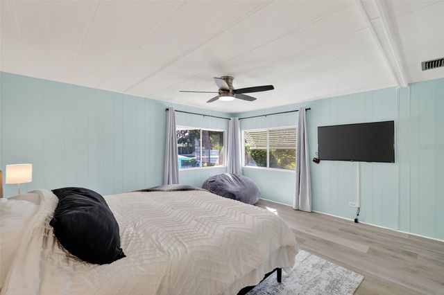 1050 SHAWN COURT, Tavares, FL 32778