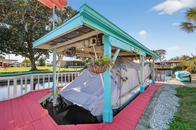 1050 SHAWN COURT, Tavares, FL 32778