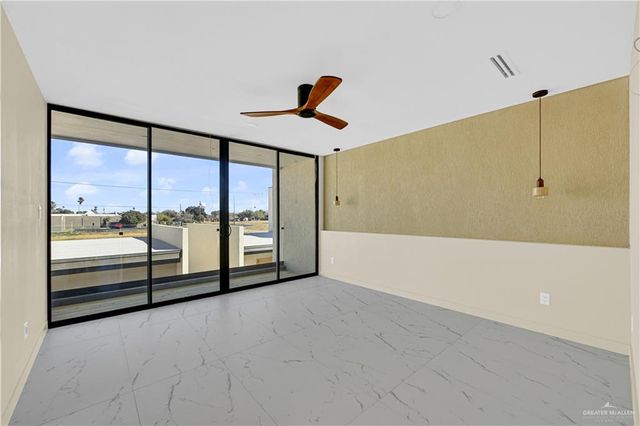 1406 S 7th Avenue, Edinburg, TX 78539