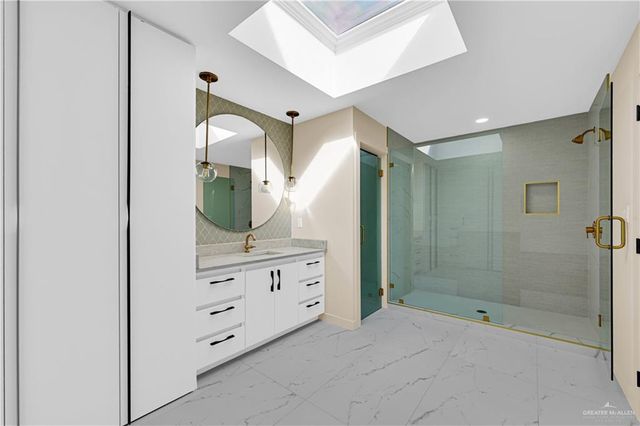 1406 S 7th Avenue, Edinburg, TX 78539