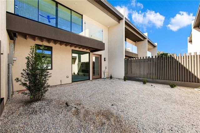 1406 S 7th Avenue, Edinburg, TX 78539