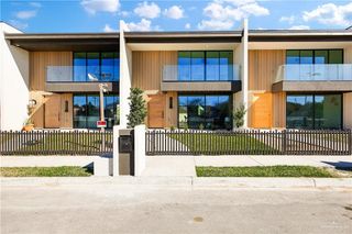 1406 S 7th Avenue, Edinburg, TX 78539