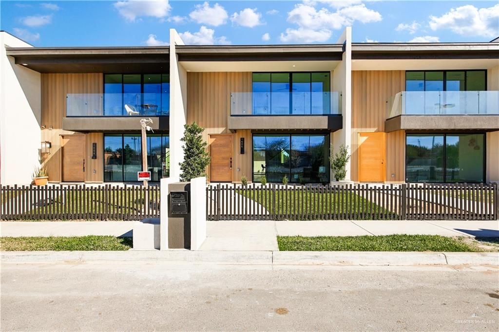 1406 S 7th Avenue, Edinburg, TX 78539