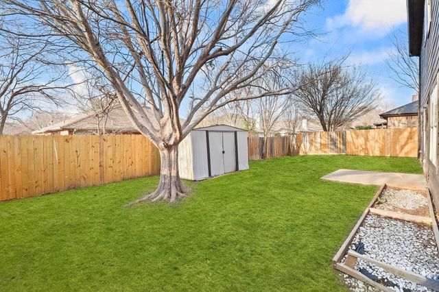 611 Joy Lane, Mansfield, TX 76063