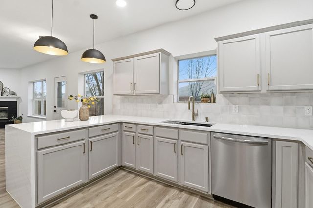 611 Joy Lane, Mansfield, TX 76063