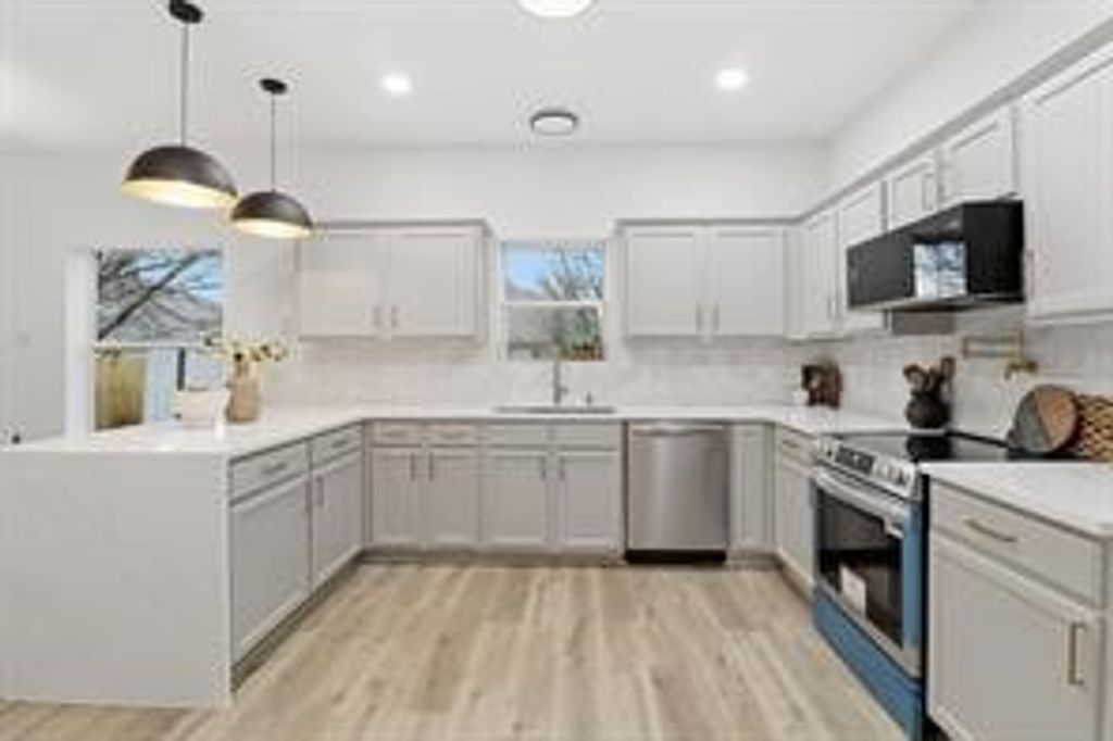 611 Joy Lane, Mansfield, TX 76063