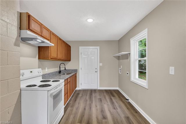 17, 19, 21, 23, 29, 31 Hunter Street, Thomasville, NC 27360