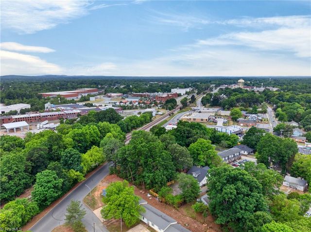 17, 19, 21, 23, 29, 31 Hunter Street, Thomasville, NC 27360