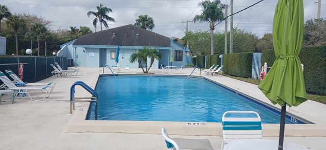 950 S Kanner Highway 905, Stuart, FL 34994