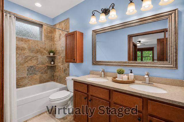 1589 Christie Place, Saint Paul, MN 55106