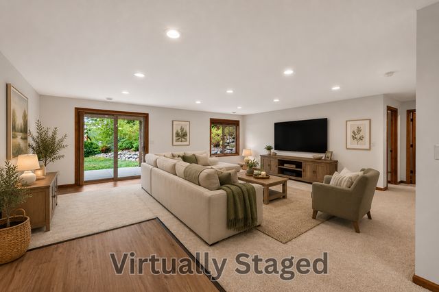 1589 Christie Place, Saint Paul, MN 55106