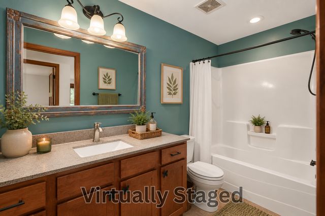 1589 Christie Place, Saint Paul, MN 55106