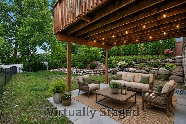 1589 Christie Place, Saint Paul, MN 55106